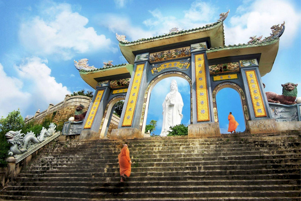 Linh Ung Pagoda on Son Tra Peninsula is a sacred site with architecture that reflects traditional Vietnamese culture